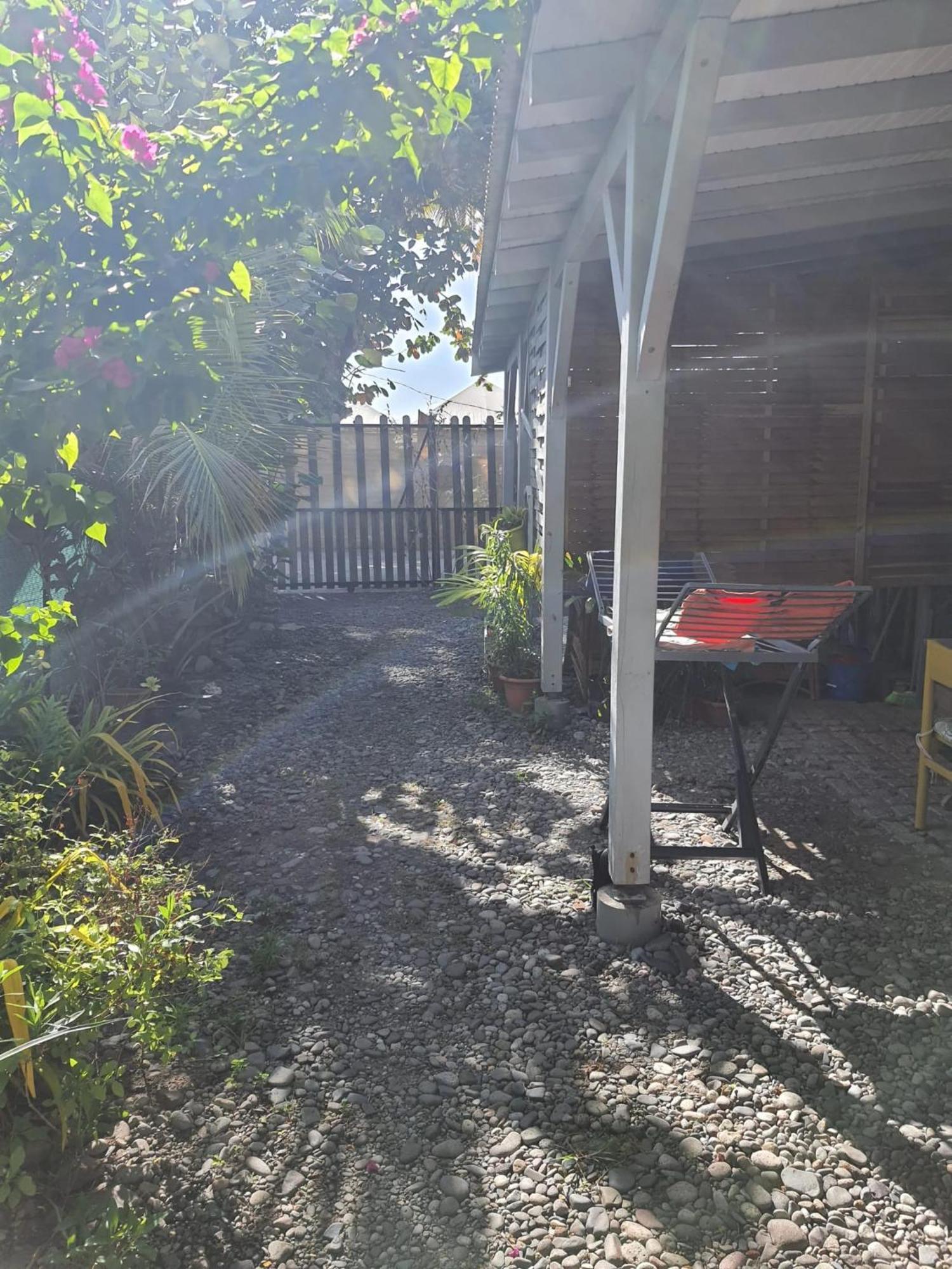 Appartement Cosy Au Carbet Avec Balcon Et Vue Sur Mer 70 M² Le Carbet Exterior photo