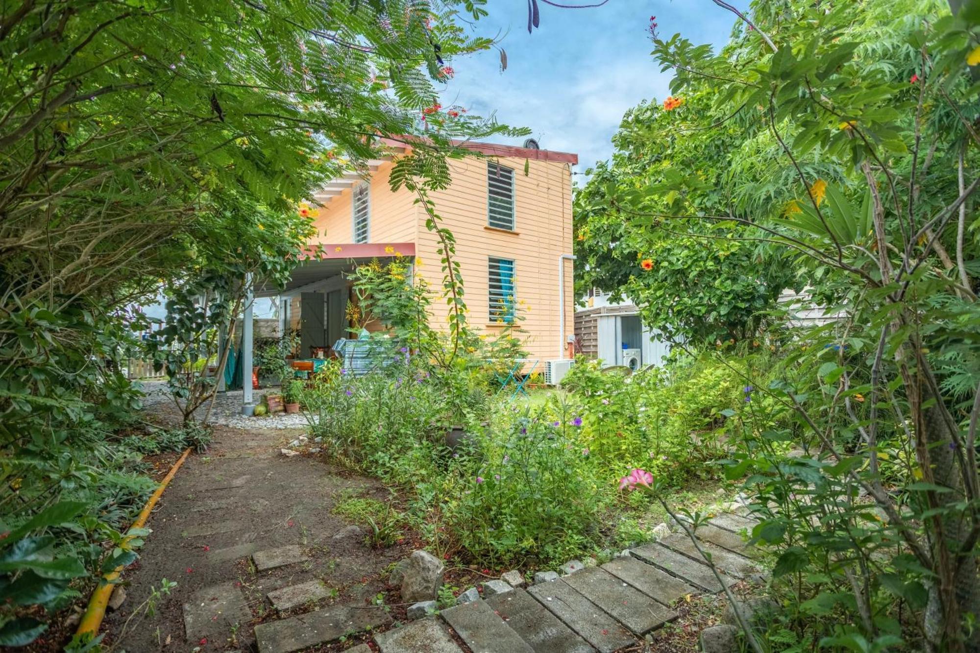 Appartement Cosy Au Carbet Avec Balcon Et Vue Sur Mer 70 M² Le Carbet Exterior photo